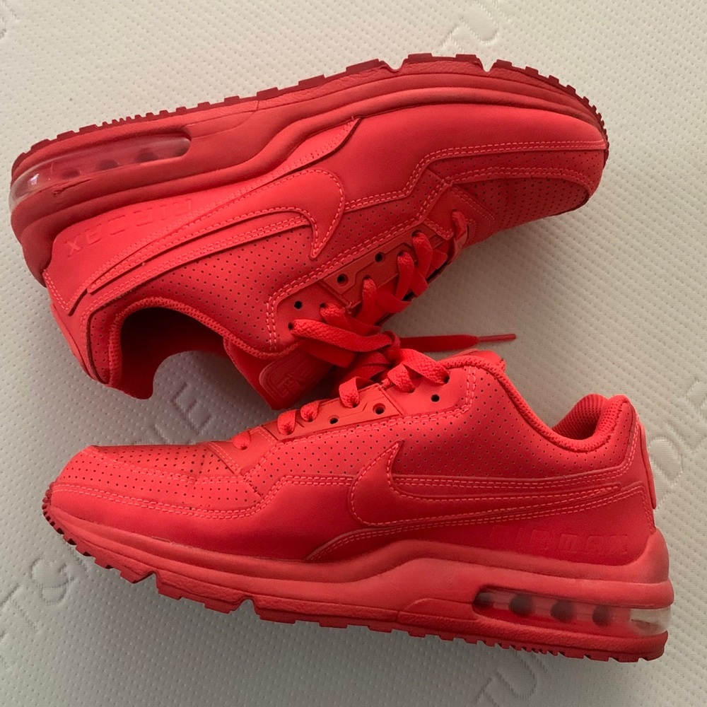 Men’s Nike Airmax Red